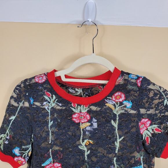 (LF) Elli White Lace and Embroidered Crop Top Size XS - Picture 7 of 12